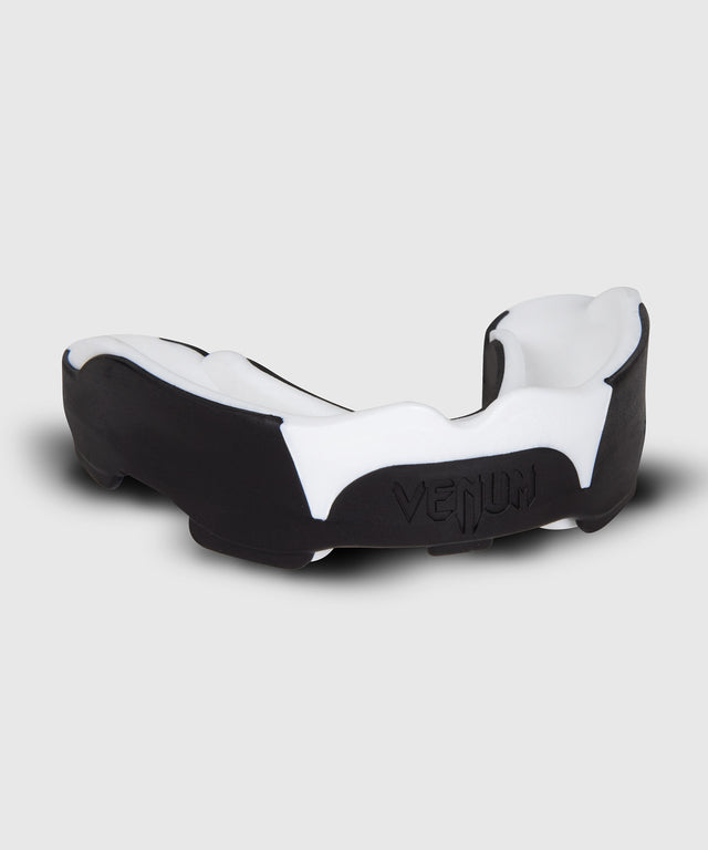 Protector bucal Venum Predator – Negro/Blanco